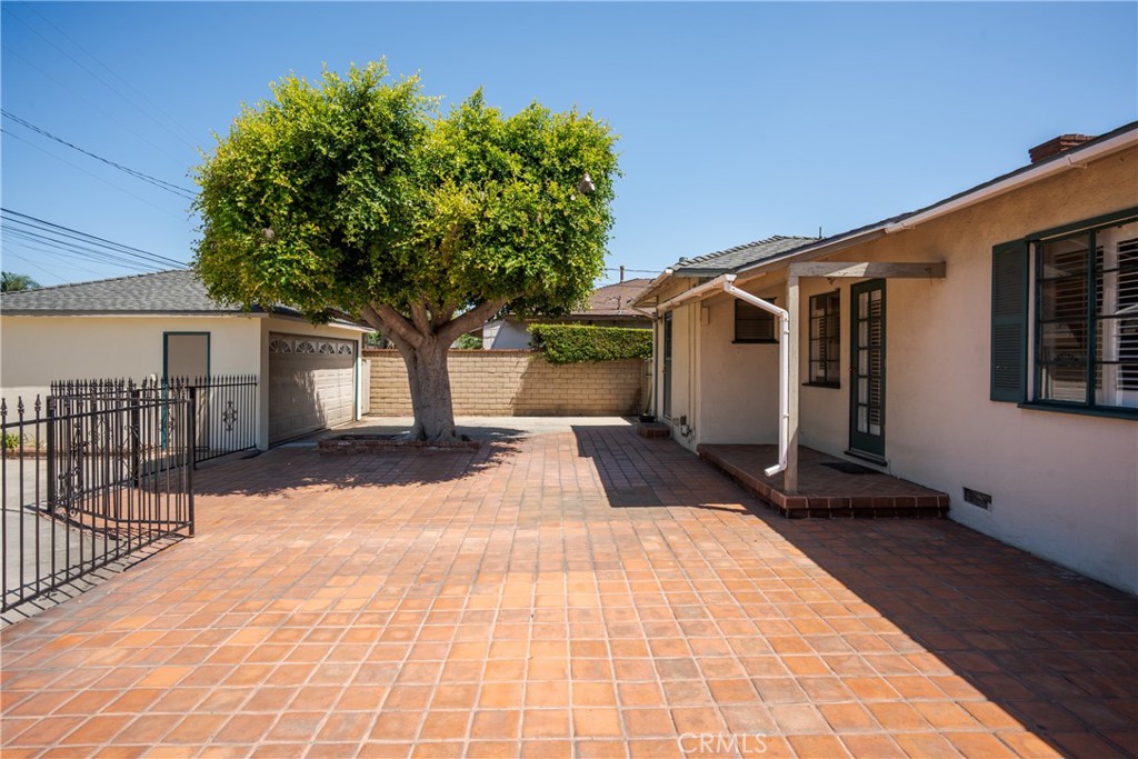 727 S Fenimore Property Photo 19