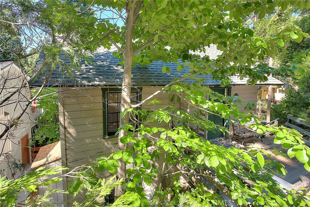 680 Buckingham Property Photo 6