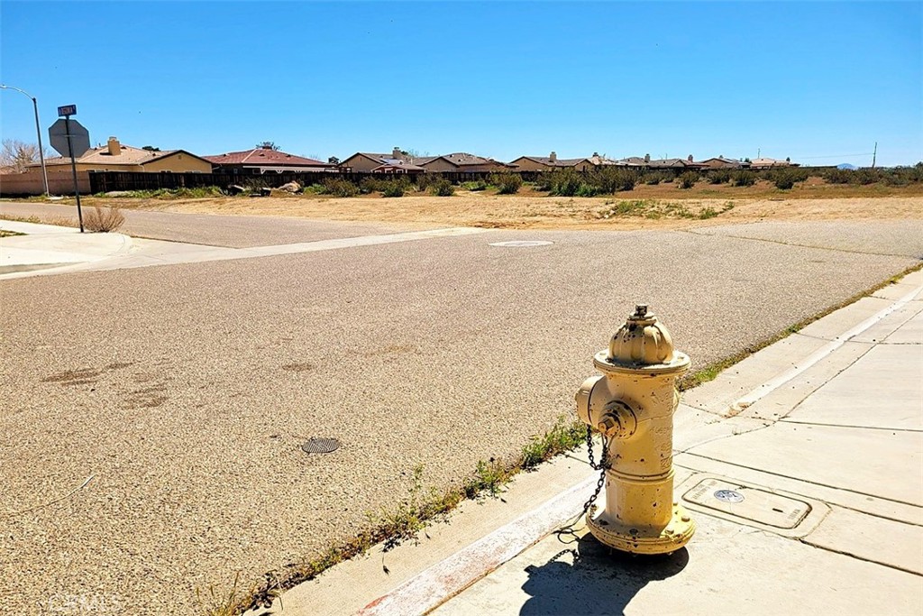 5 Palmdale Property Photo 15