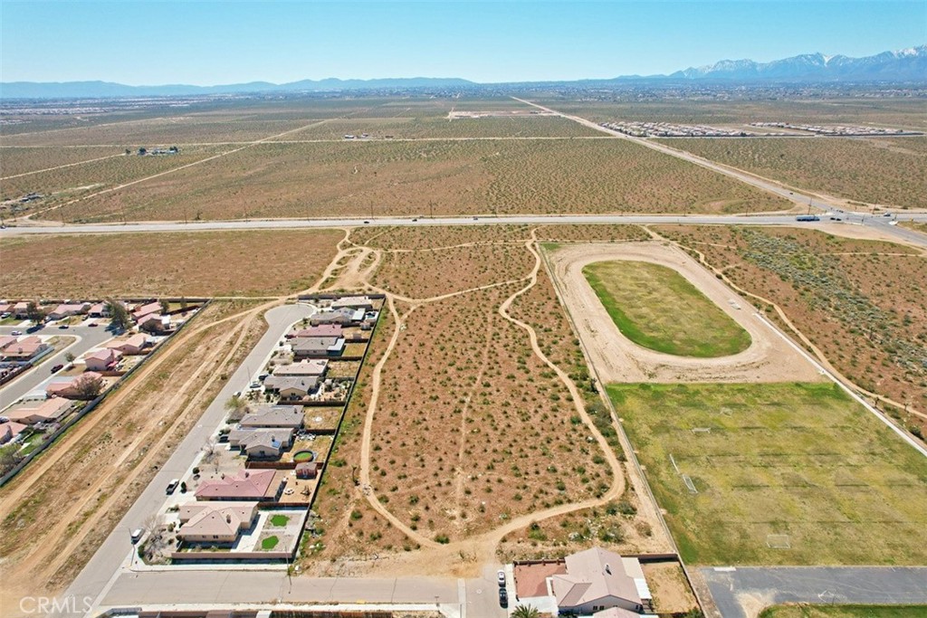 5 Palmdale Property Photo 17