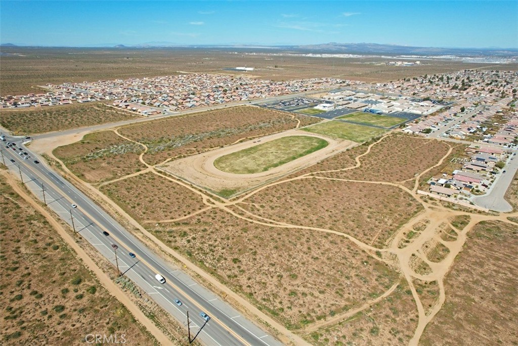 5 Palmdale Property Photo 28