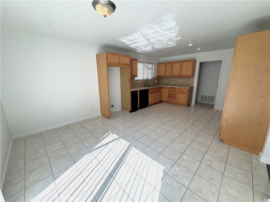 8735 Corbin Avenue Property Photo 5