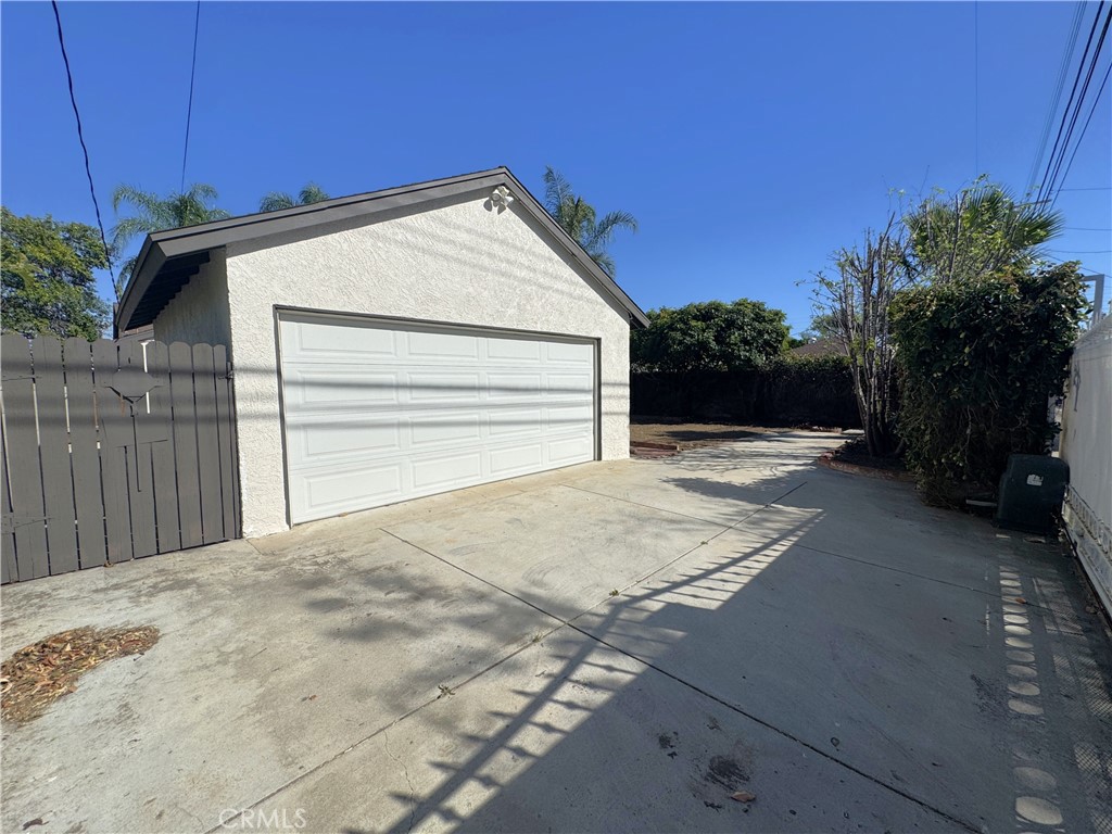8735 Corbin Avenue Property Photo 13