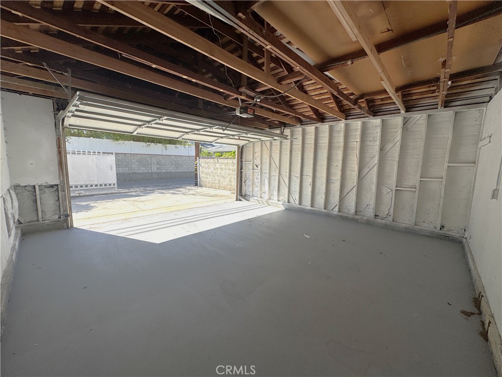 8735 Corbin Avenue Property Photo 14