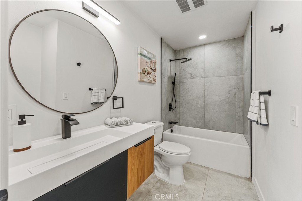 14138 Archwood Property Photo 45