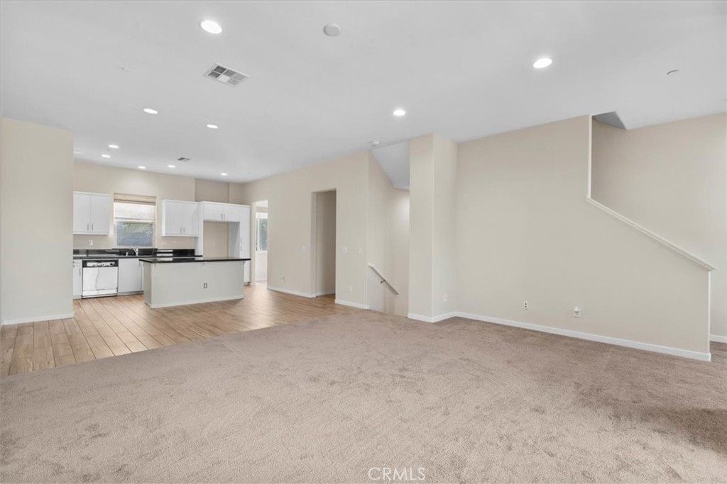 726 Central Avenue Property Photo 8