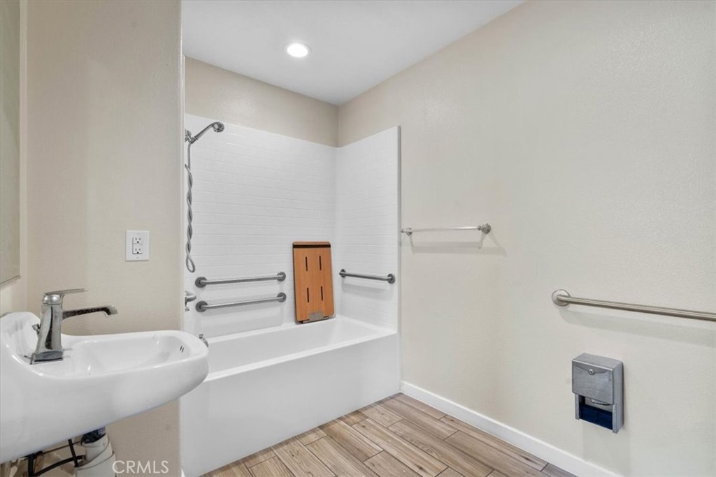 726 Central Avenue Property Photo 15