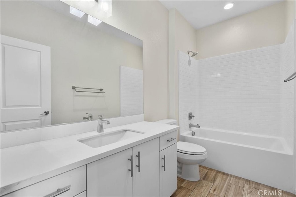 726 Central Avenue Property Photo 18
