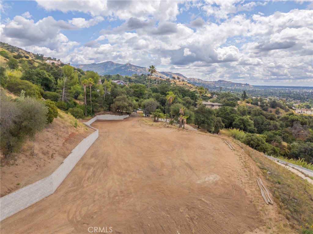 1000 N Grand Property Photo 15