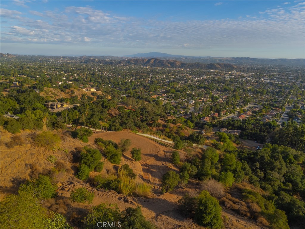 1000 N Grand Property Photo 23