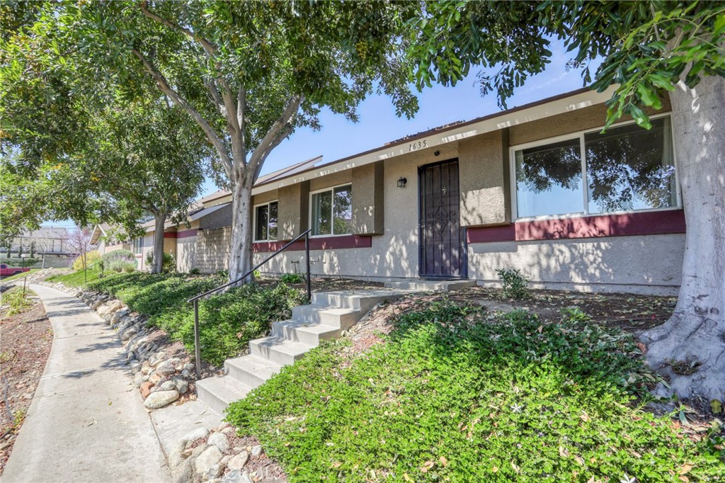 1635 Carmel Circle West Property Photo 1