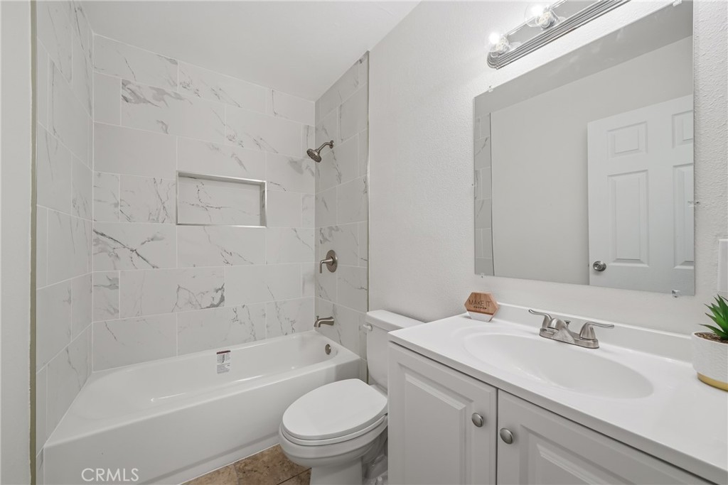 3469 Columbia Property Photo 5