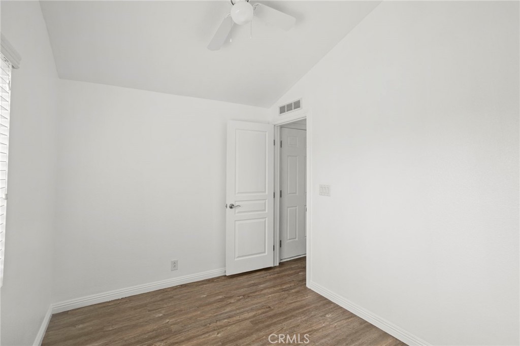7650 Balboa Boulevard 43 Property Photo 16