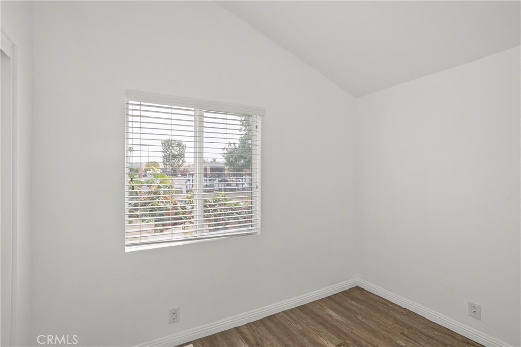 7650 Balboa Boulevard 43 Property Photo 17