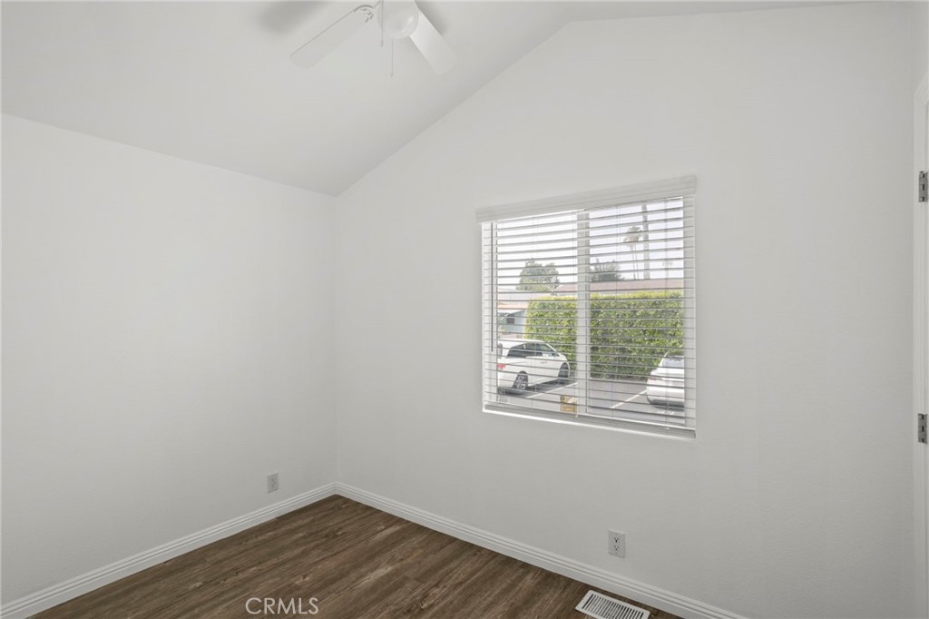7650 Balboa Boulevard 43 Property Photo 18