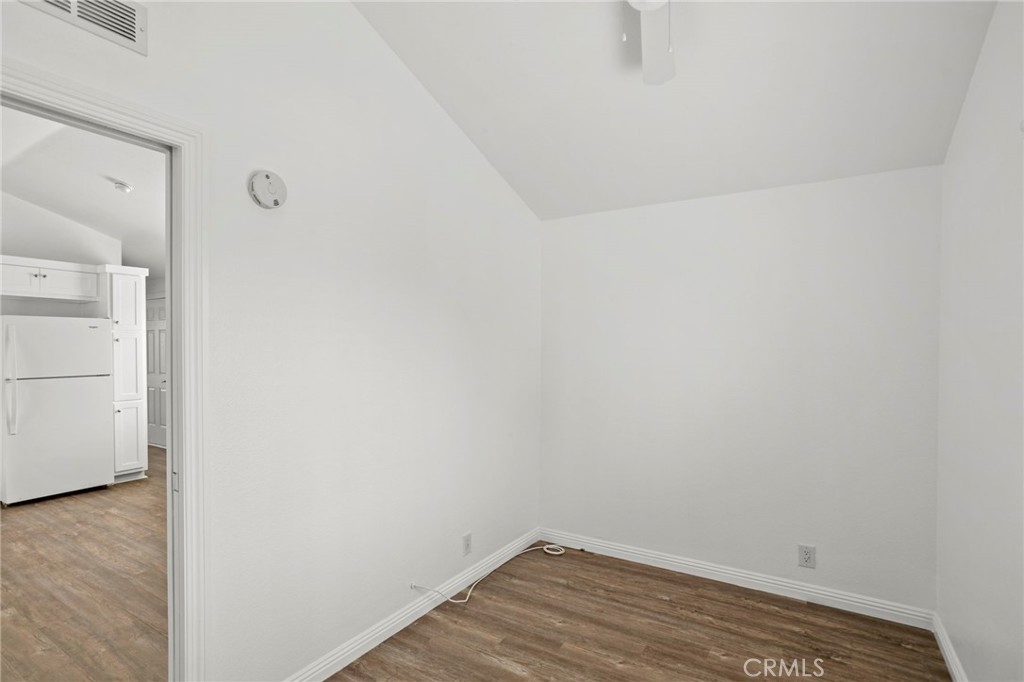 7650 Balboa Boulevard 43 Property Photo 21
