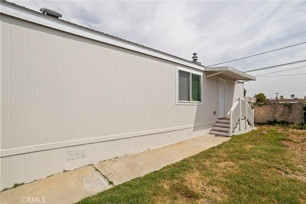 7650 Balboa Boulevard 43 Property Photo 24