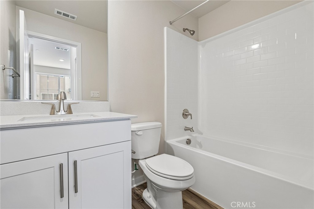 9827 Crossbay Loop 806 Property Photo 17
