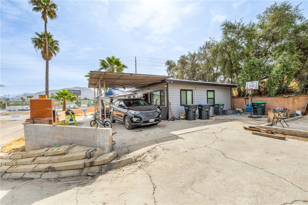 2981 S La Cadena Property Photo 4