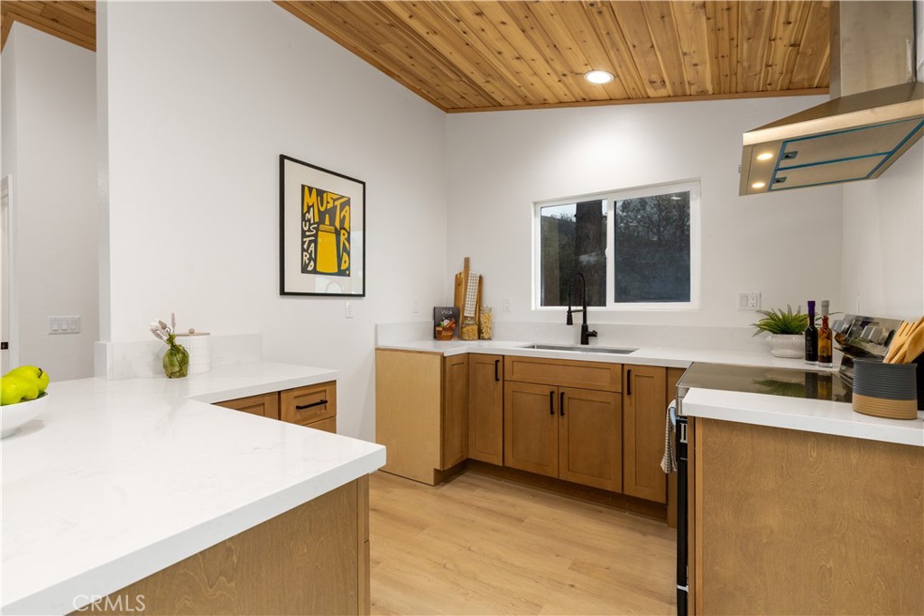 53045 Rockmere Drive Property Photo 8
