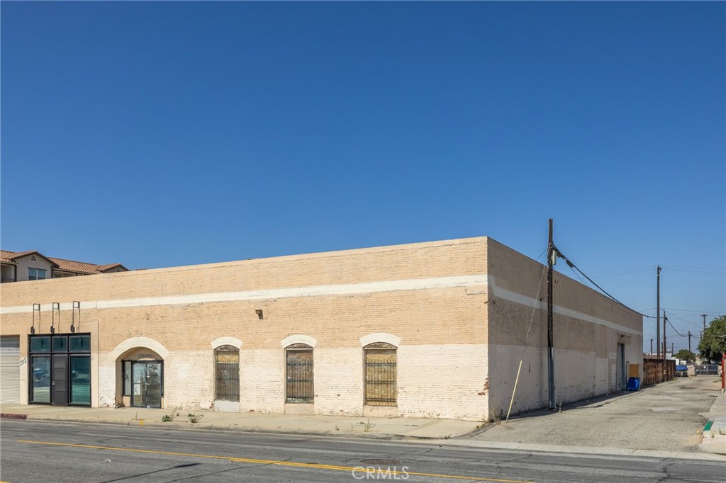 205 N Park Avenue Property Photo 5