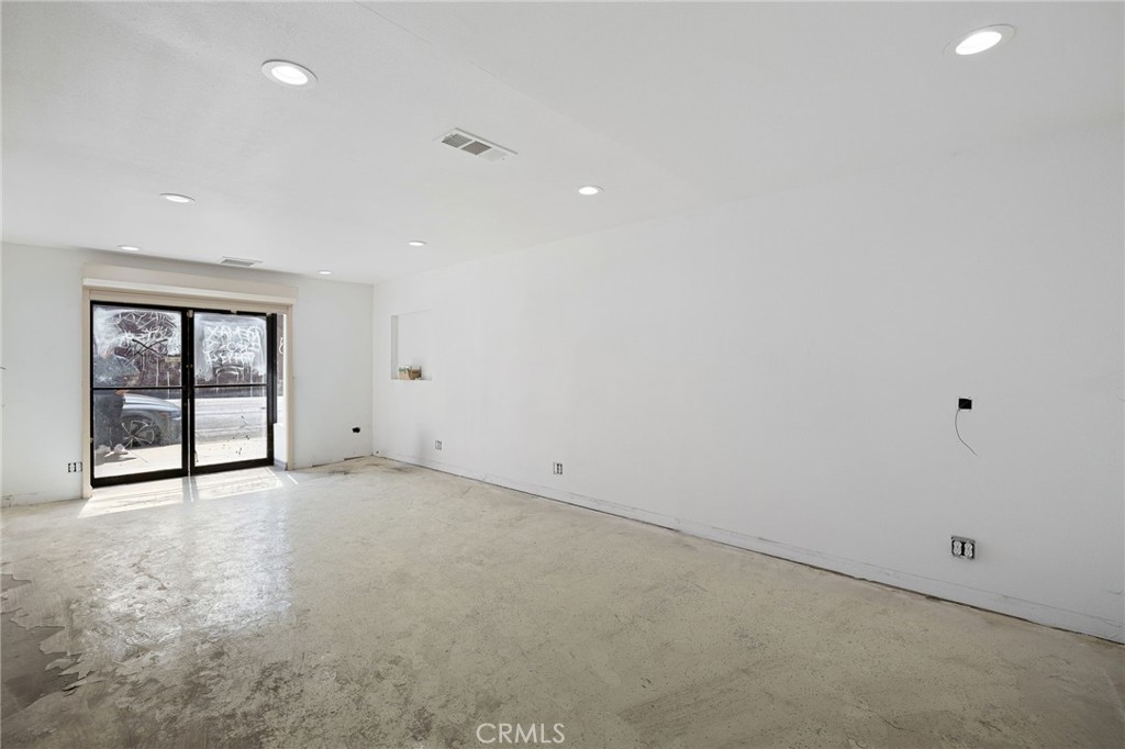 205 N Park Avenue Property Photo 9