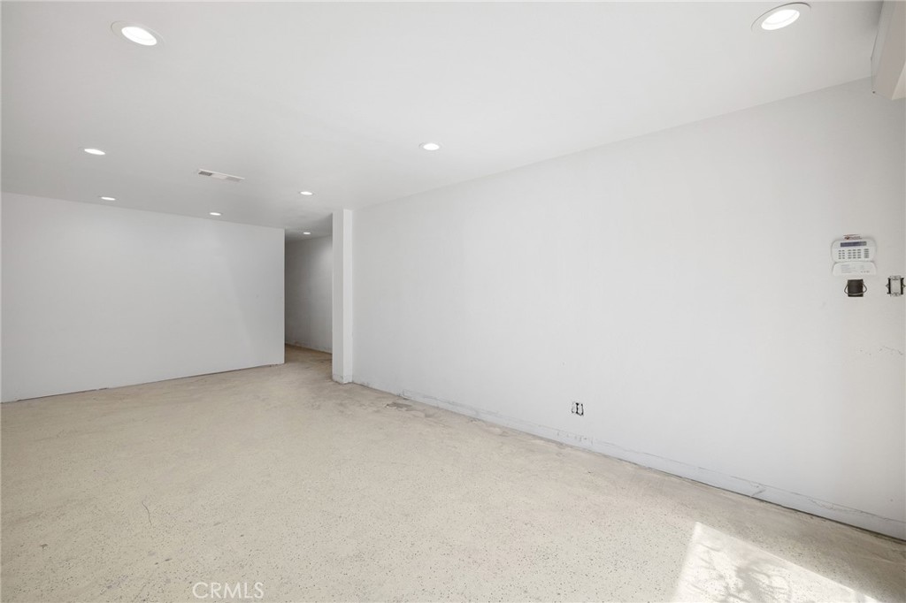 205 N Park Avenue Property Photo 10