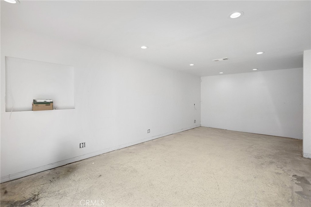 205 N Park Avenue Property Photo 11