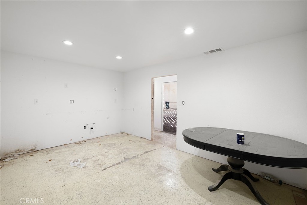 205 N Park Avenue Property Photo 31