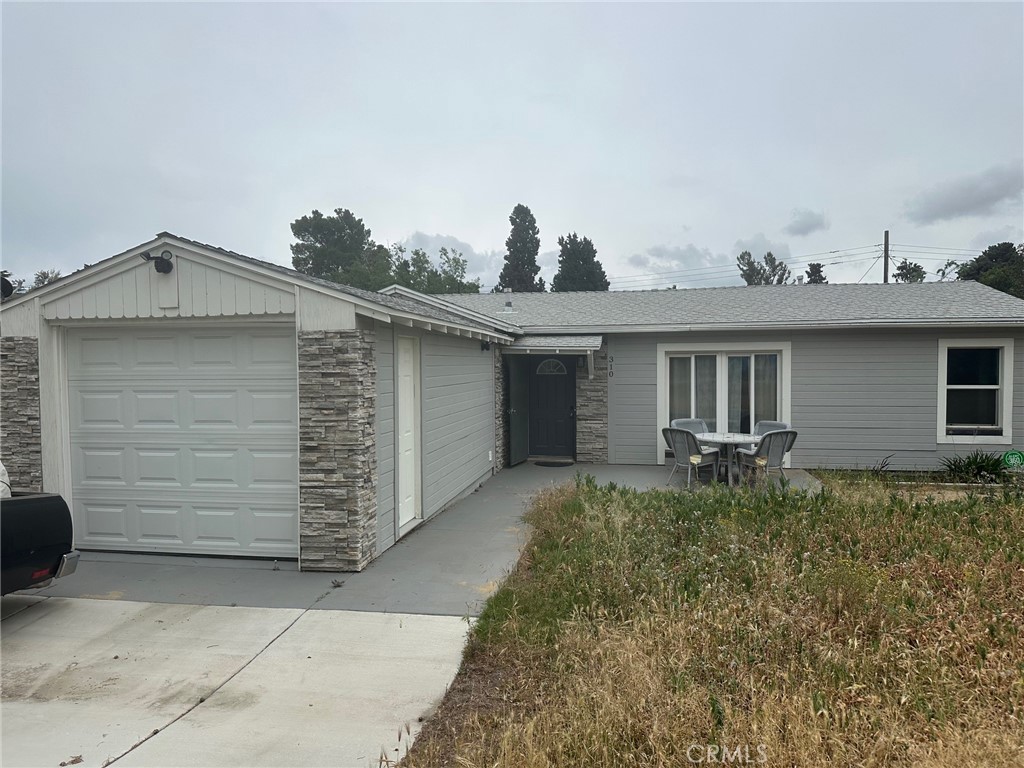310 Santa Rita Place Property Photo 1