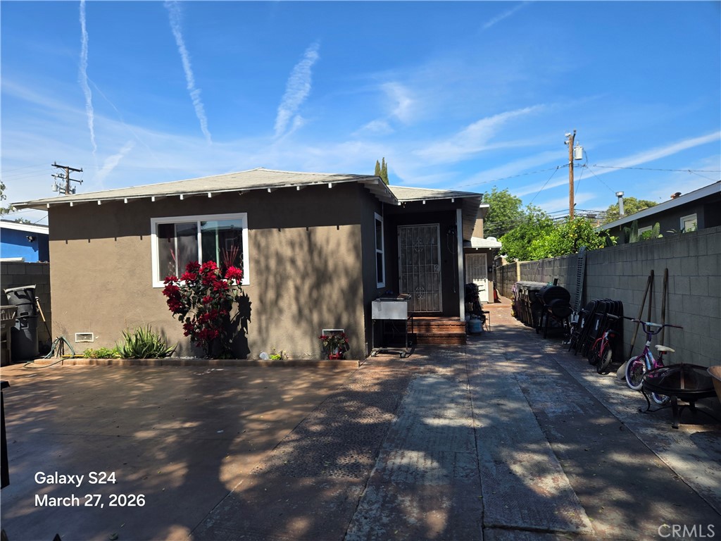 1629 W 19th Property Photo 2