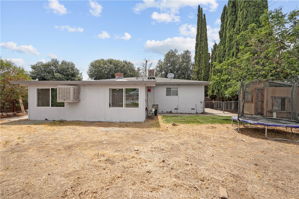 1415 Stillman Property Photo 44