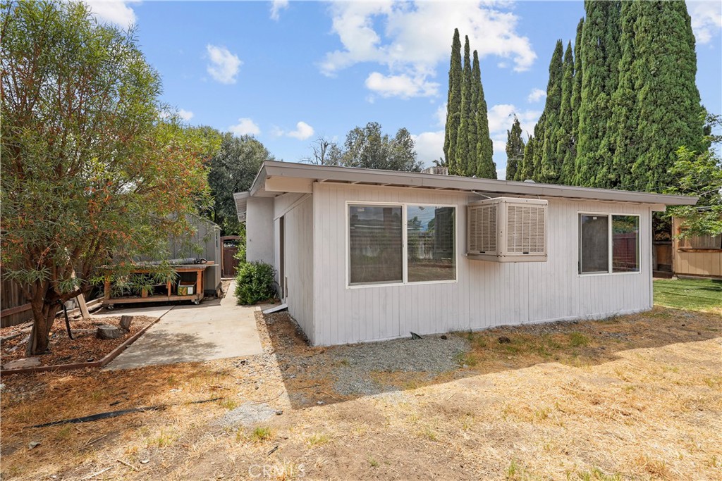 1415 Stillman Property Photo 46