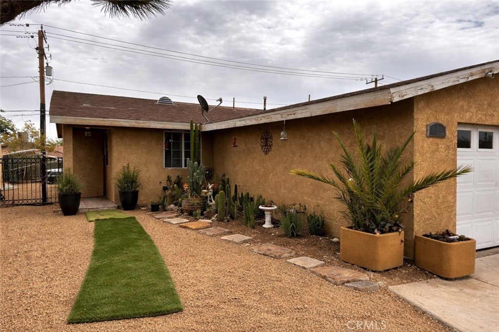 6317 Indio Avenue Property Photo 3