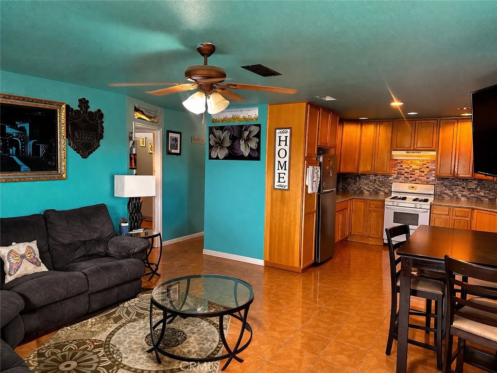 6317 Indio Avenue Property Photo 5