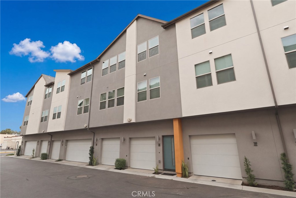 326 Strike Property Photo 1