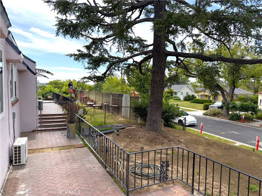 522 Westminster A Property Photo 15
