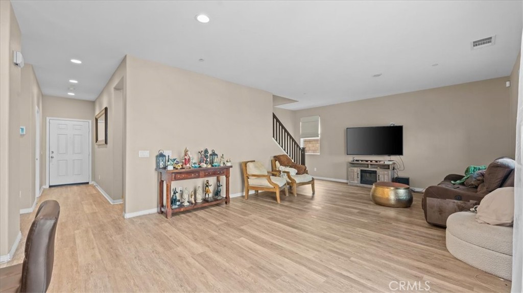 27270 Barre Drive Property Photo 3