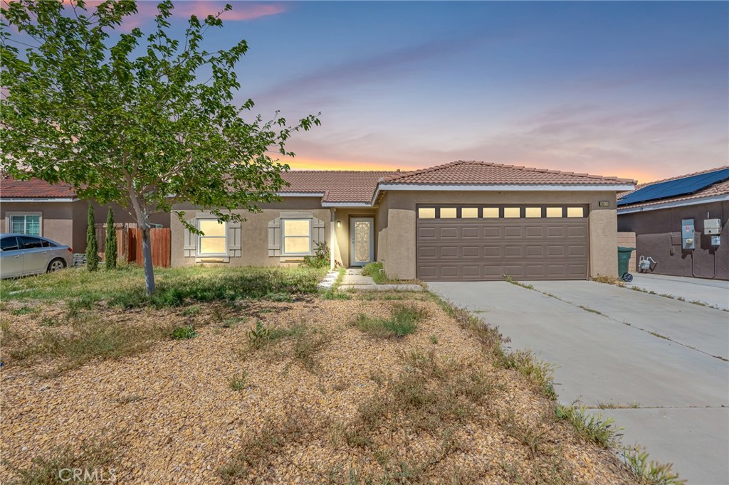 10878 Villa Property Photo 1