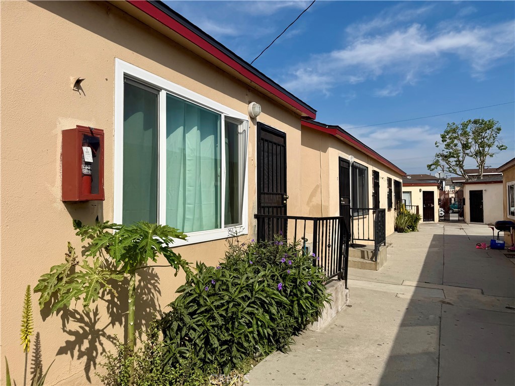 4244 E Compton Property Photo 2