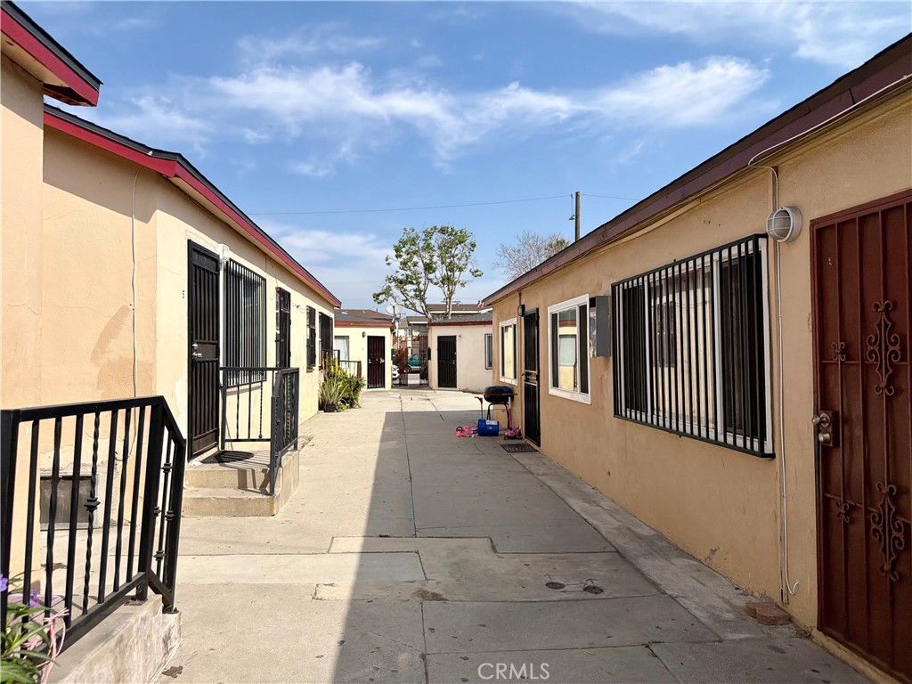 4244 E Compton Property Photo 3