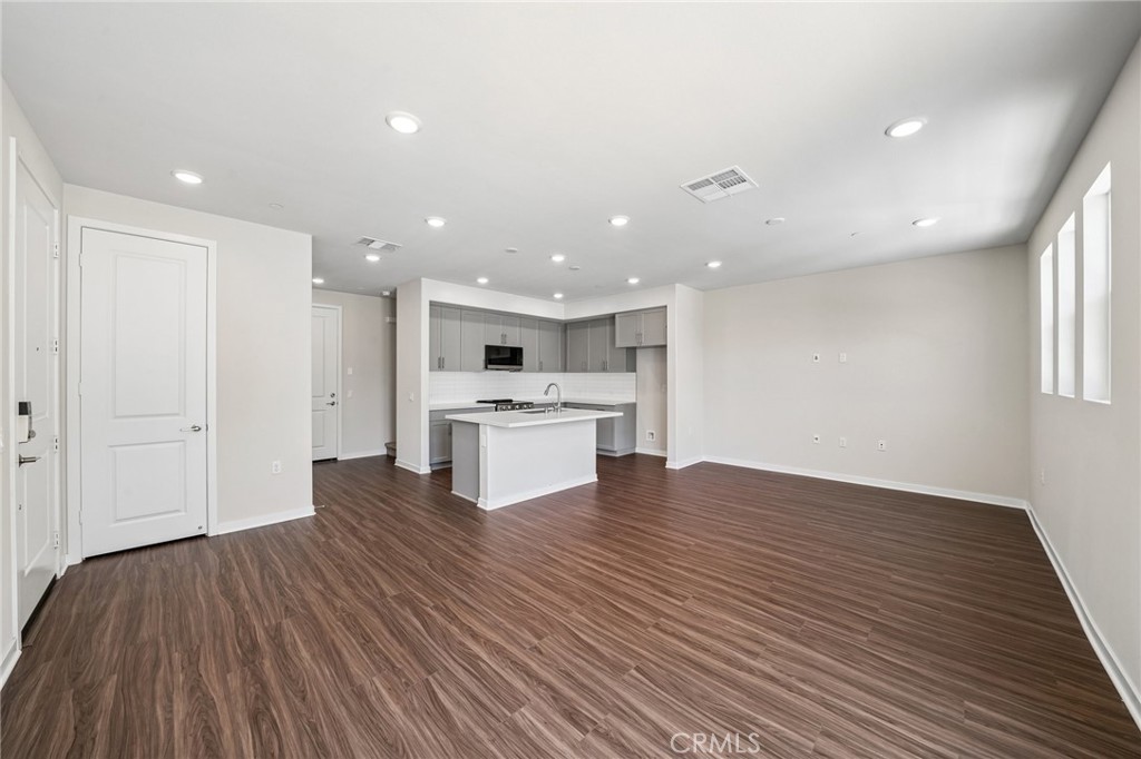 3175 Teralina Circle Property Photo 6