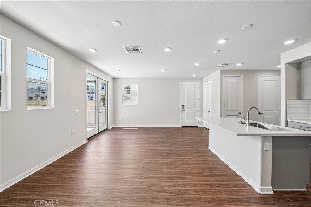3175 Teralina Circle Property Photo 8