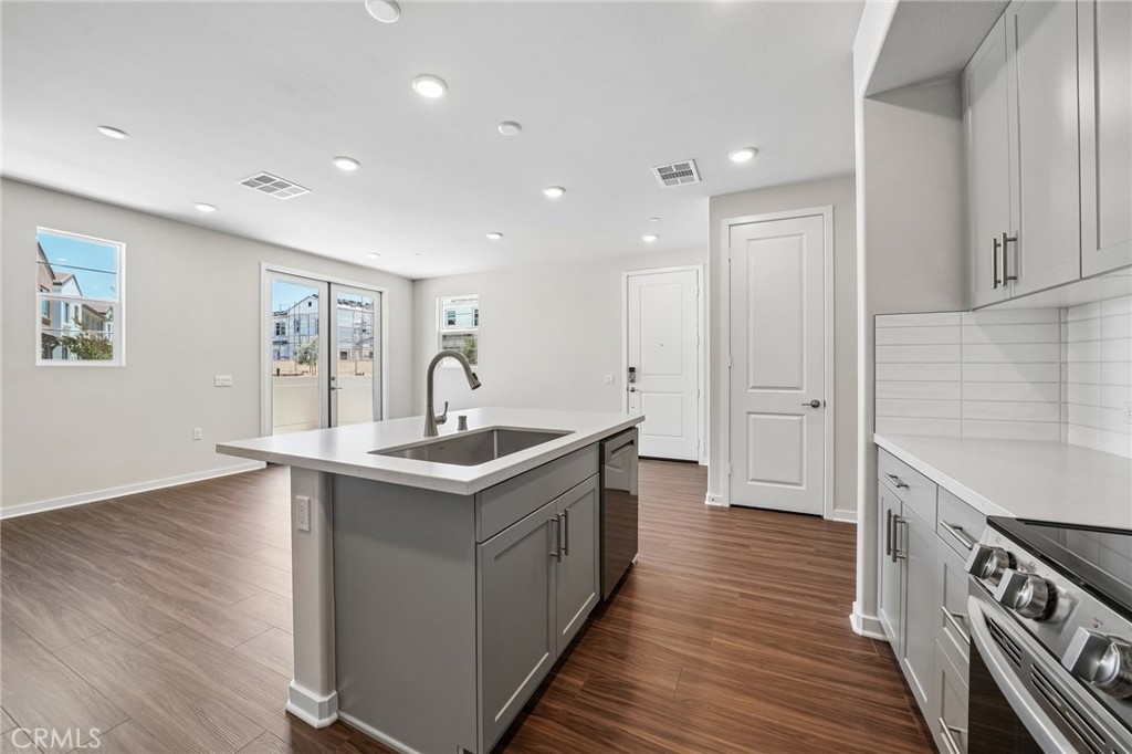 3175 Teralina Circle Property Photo 10