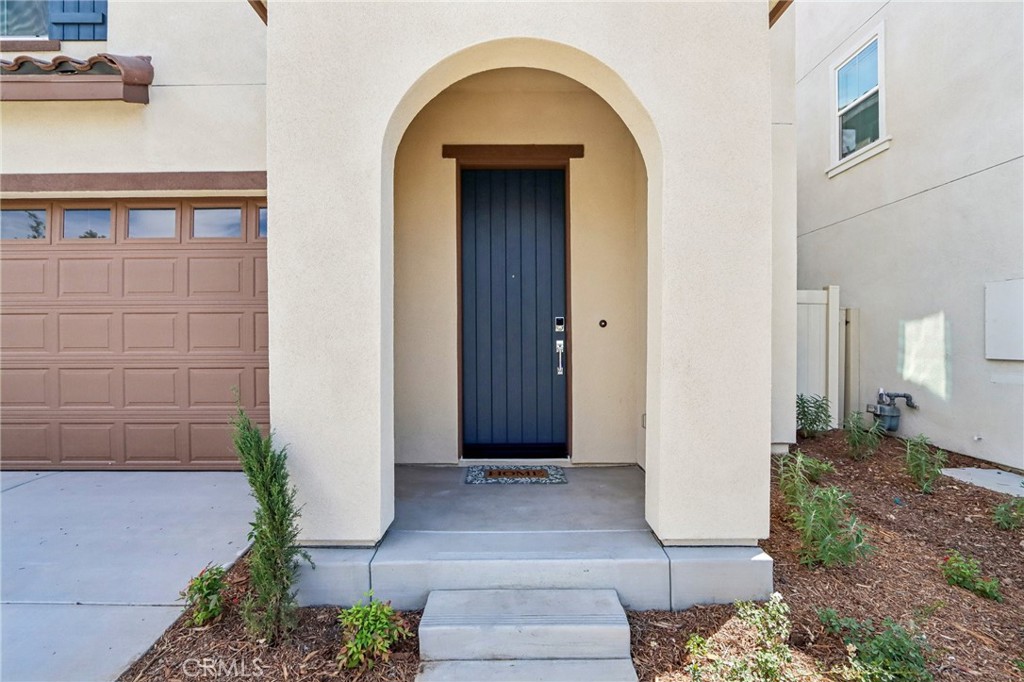 29269 Crescent Way Property Photo 4