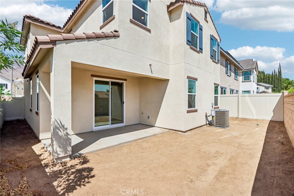 29269 Crescent Way Property Photo 9