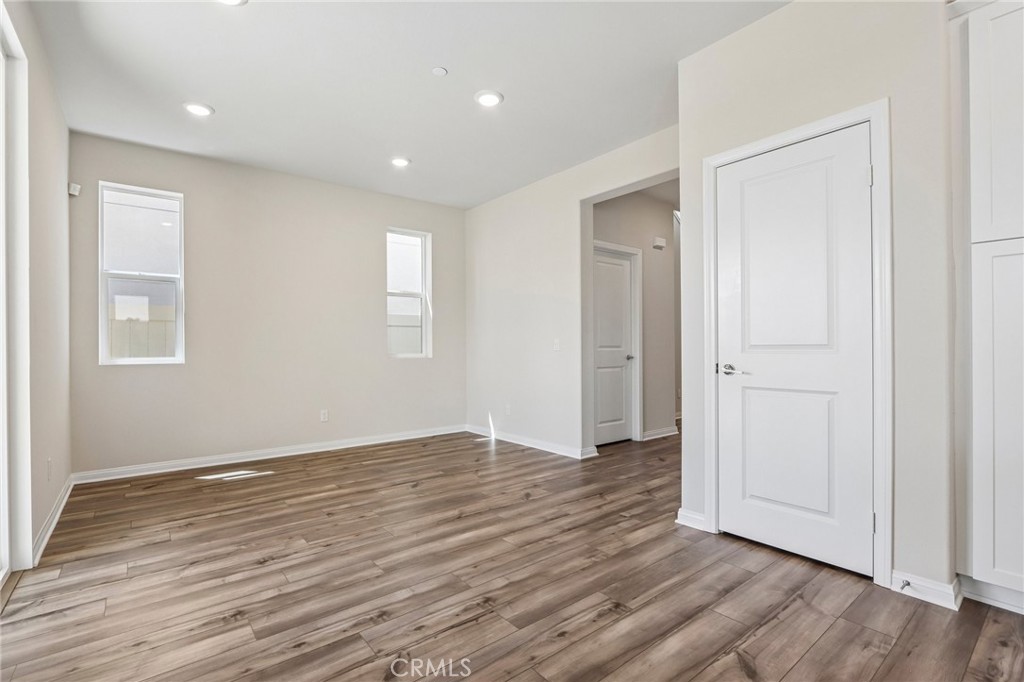 29269 Crescent Way Property Photo 16