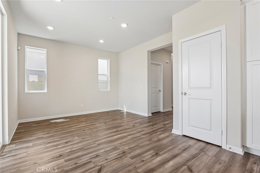 29269 Crescent Way Property Photo 16