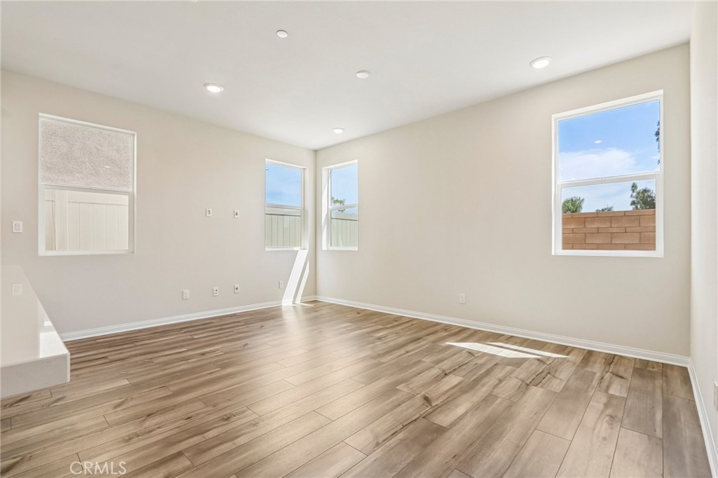 29269 Crescent Way Property Photo 25