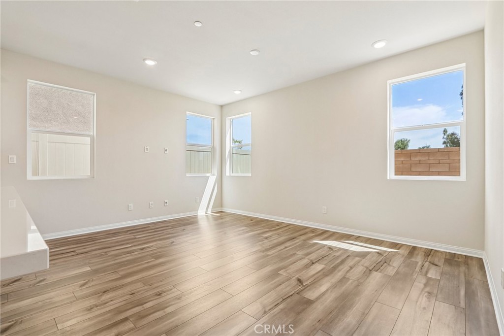 29269 Crescent Way Property Photo 25